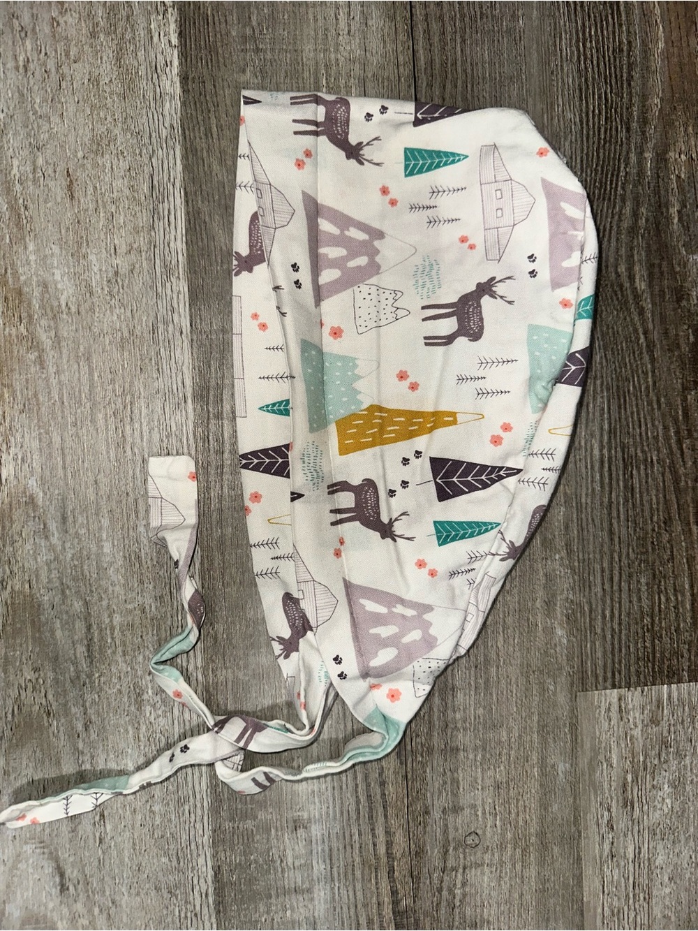 Woodland print tie-back surgical cap